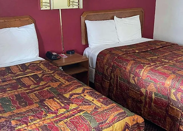 Travelodge By Wyndham Il Hotel *
